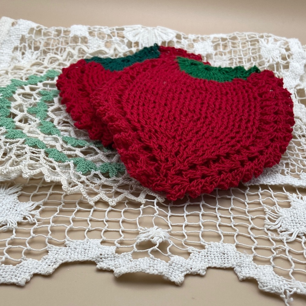 Lot of 5 vintage crochet doilies and strawberry coasters